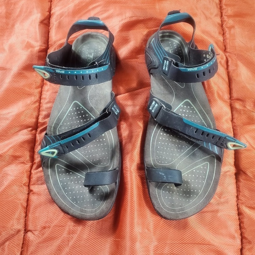 TEVA ZILCH Women's 8.5 sandals EUC‎